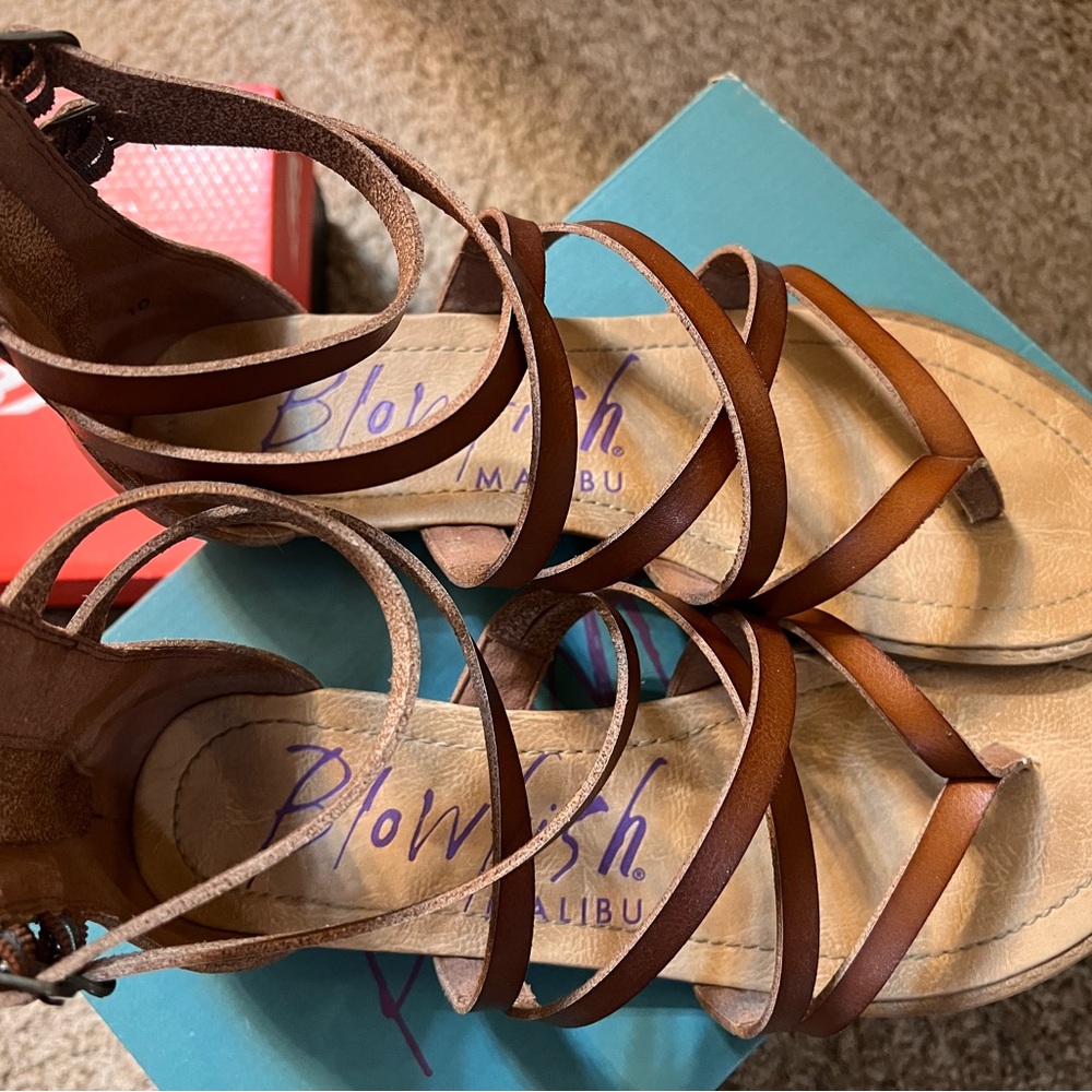 Blowfish Women's Tan Strappy Sandals